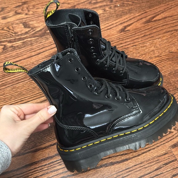 Dr. Martens Shoes - Dr.Marten boots
Size 6
Brand new